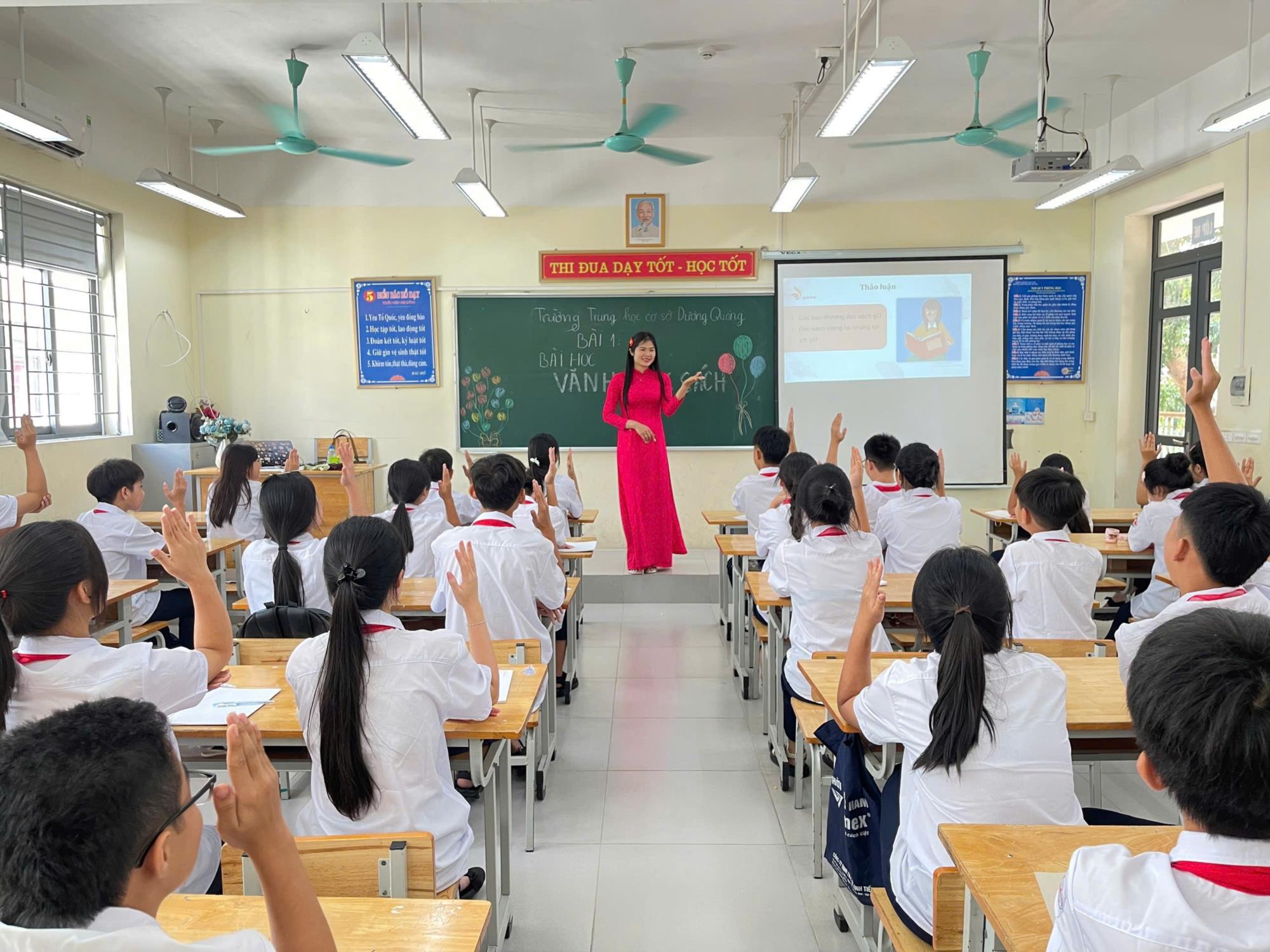 Tri ân người phụ nữ - Người gieo mầm tri thức