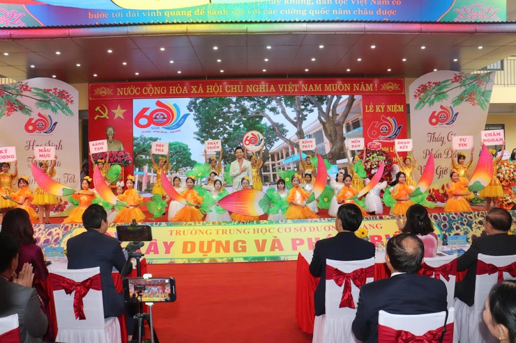 Long trọng Lễ Kỷ niệm 60 năm Ngày thành lập Trường THCS Dương Quang