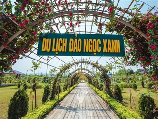 Học sinh trường THCS Dương Quang tham gia hoạt động ngoại khóa tại thành cổ Sơn Tây - Đảo Ngọc Xanh (Phú Thọ)