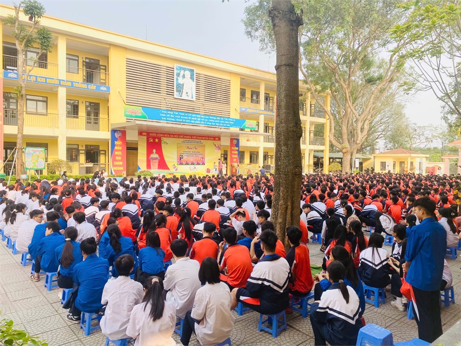 Tổ chức thi làm STEM – đồng diễn nhảy dân vũ năm học 2024-2025