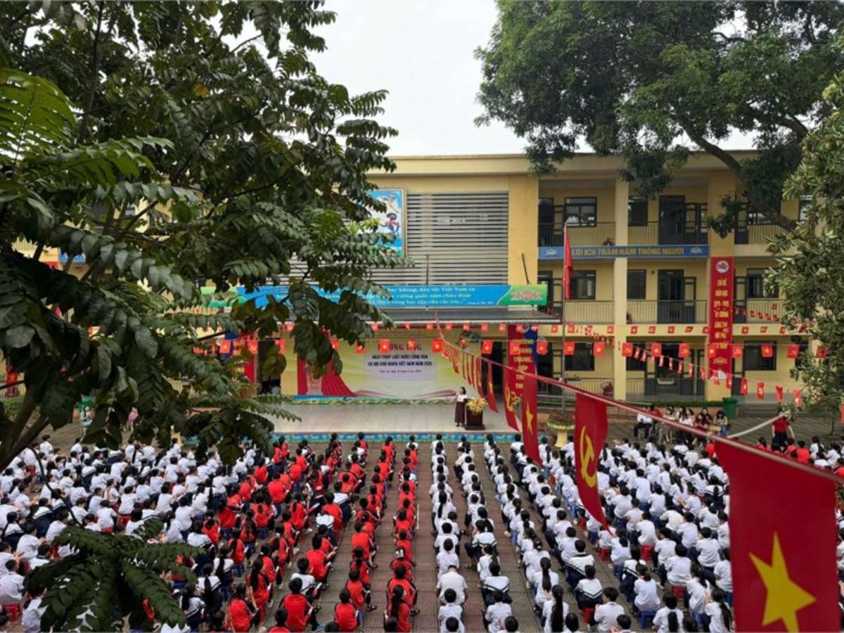 Trường THCS Dương Quang tổ chức Chương trình hưởng ứng "Ngày Pháp luật nước Cộng hòa xã hội chủ nghĩa Việt Nam năm 2025”